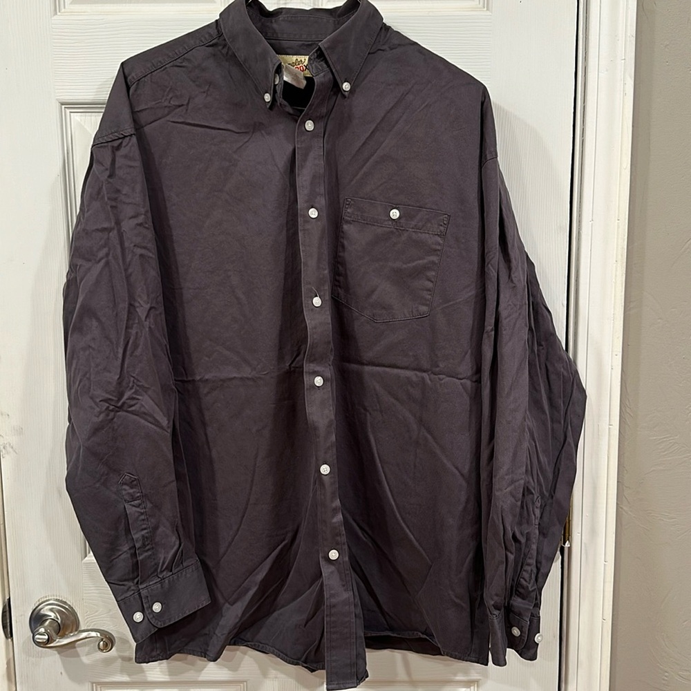 Gray wrangler men’s button up long sleeve shirt.